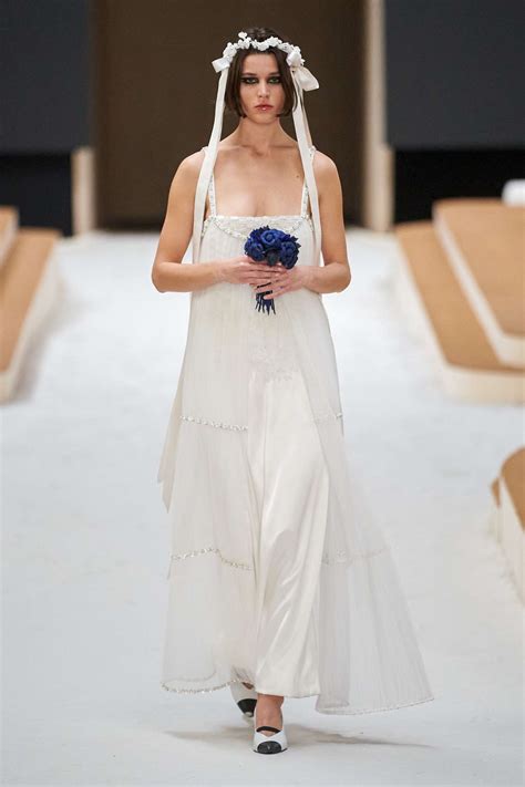 chanel cerimonia|All the Chanel Couture Brides Throughout History.